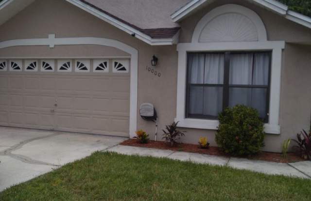 3 Bedroom, 2 bath on cul de sac, close to airport, UCF and Valencia College ... - 10000 Creekwater Boulevard, Orange County, FL 32825