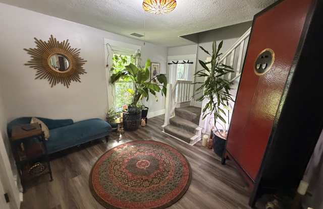 301 Lake Street Gallery 1