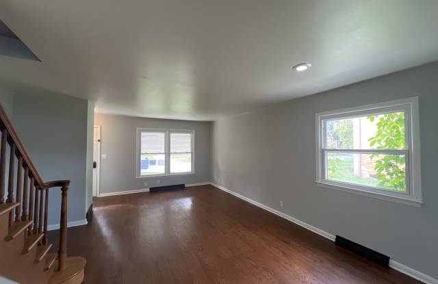 4660 N 52nd St photos photos