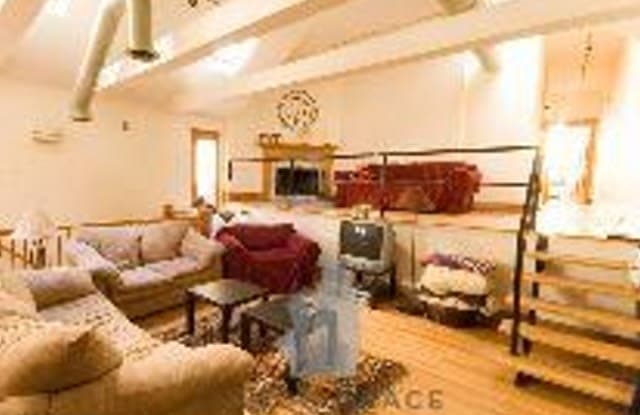 2239 North Clybourn Avenue - 2239 North Clybourn Avenue, Chicago, IL 60614