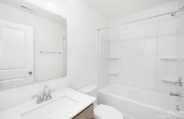 Room in 3 Bedroom Home at Scoter St Gallery 3