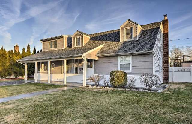1648 Paula Lane Gallery 1