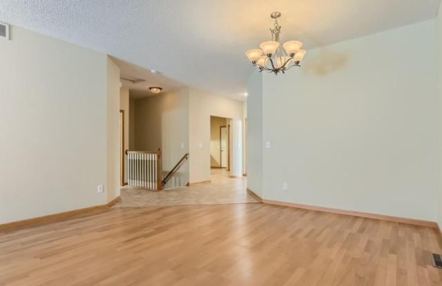 20530 Eastview Curve Gallery 3
