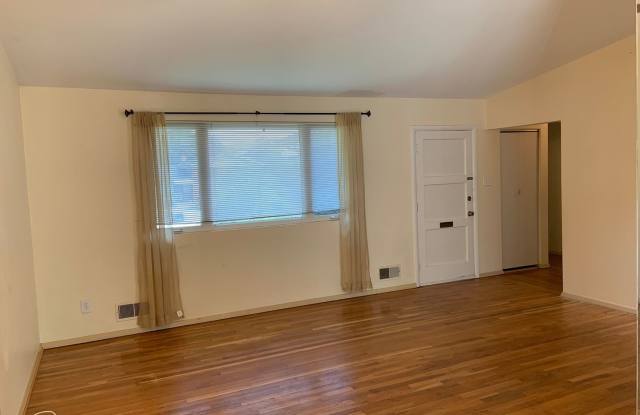 5017 Aspen Hill Road Gallery 3