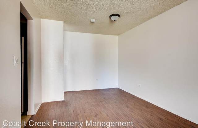 4565 S Lowell Blvd Apt D Gallery 3