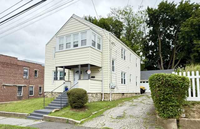 820 Brewster Street photos photos