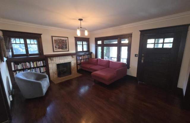 126 N Meridith Avenue Gallery 4