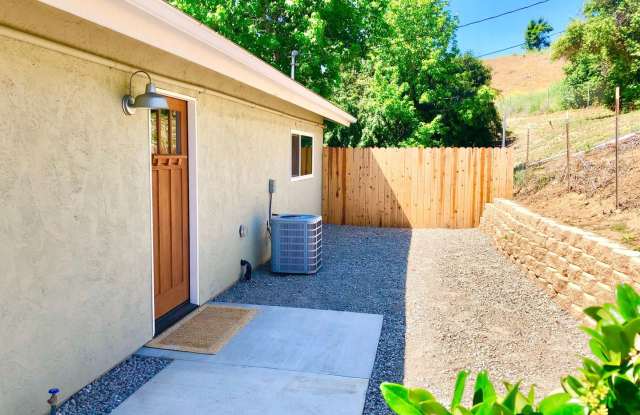 4353 Estate Drive (Guest House) Gallery 2