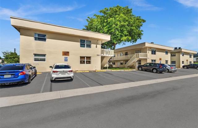 3660 SW 60th Ave photos photos