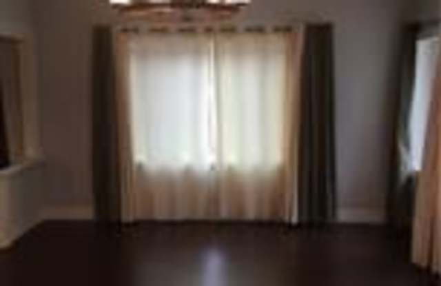 755 N Wilson Avenue Gallery 4