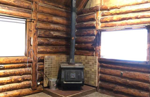 Small log house with 2 lofts Gallery 4
