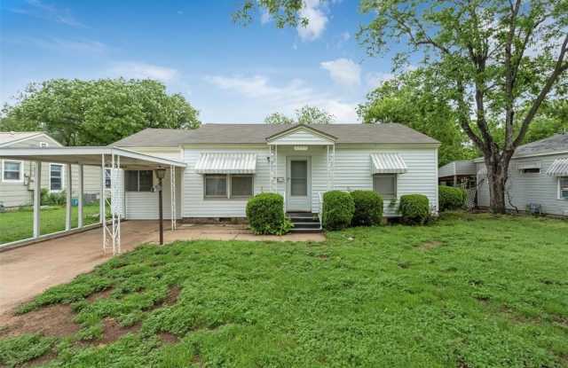 2938 Hunter Street photos photos