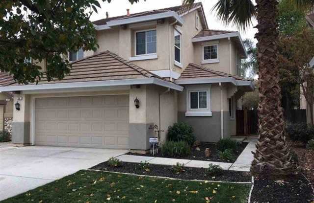 Sharp 4-bedroom Brentwood rental opportunity! photos photos