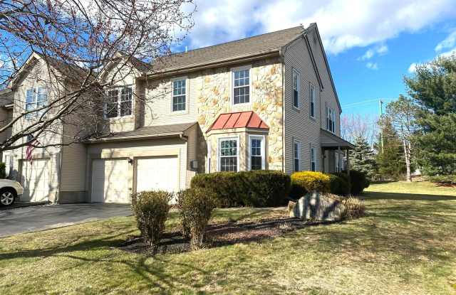 54 MAGNOLIA DRIVE - 54 Magnolia Drive, Newtown Grant, PA 18940