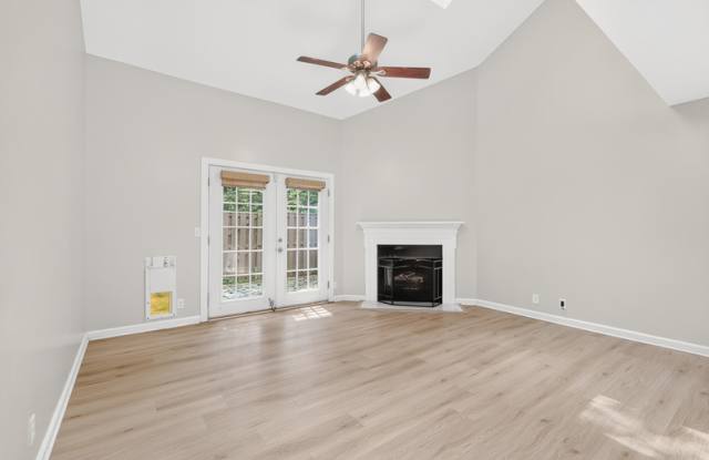 440 English Ivy Drive - - Gallery 4