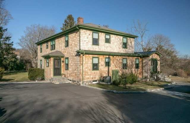 2 E Boulevard unit: 2 photos photos