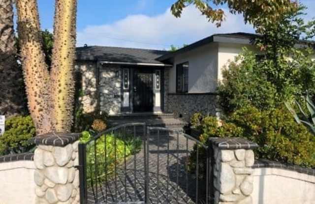 13459 Glasgow Place - 13459 Glasgow Place, Hawthorne, CA 90250