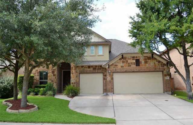 4009  Sapphire LOOP Gallery 2