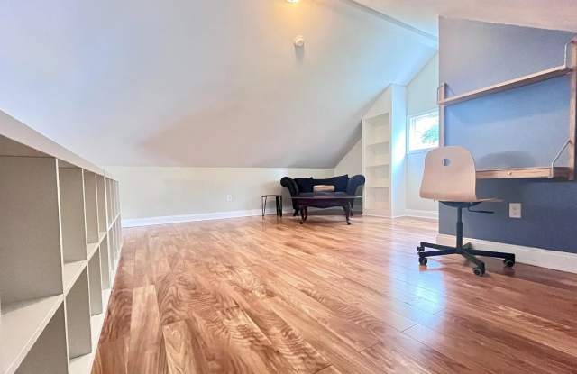 1131 Isaiah Montgomery St photos photos