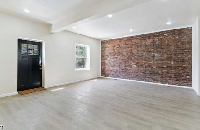63 N 7Th St Gallery 2