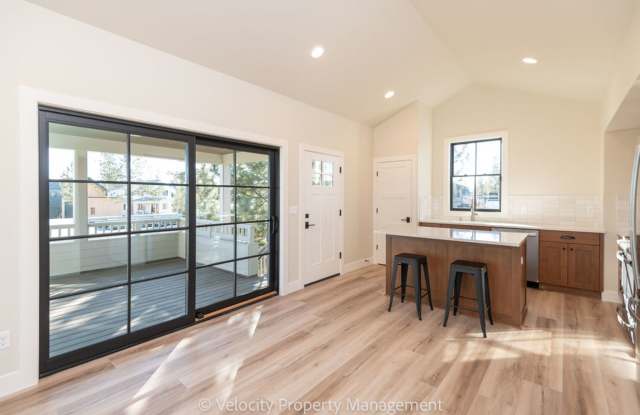 Brand New 1 Bedroom in Discovery West Neighborhood! photos photos