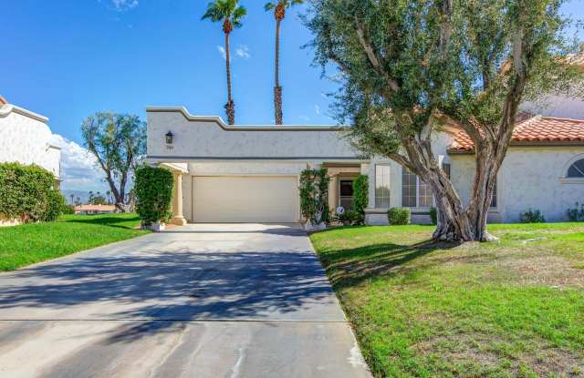709 Vista Lago Circle N Gallery 2