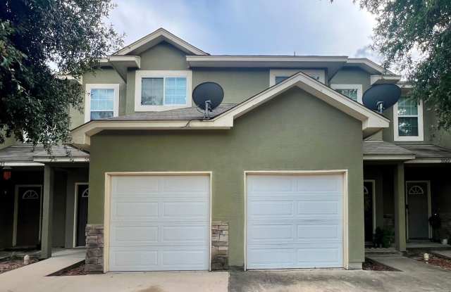 Charming  Convenient Townhome Near Medical Center! photos photos