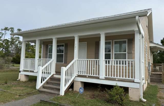 721 Union Street - 721 Union Street, Bay St. Louis, MS 39520