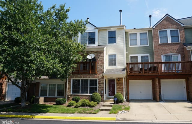 4026 CHETHAM WAY - 4026 Chetham Way, Lake Ridge, VA 22192