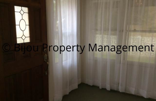 Nice four bedroom, two bath home Gallery 3