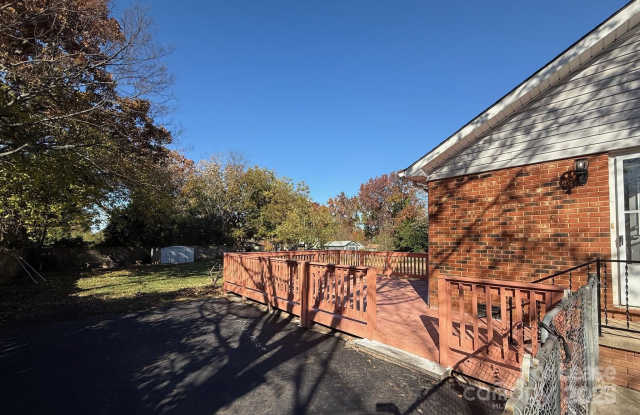 6126 Cherrycrest Lane Gallery 3