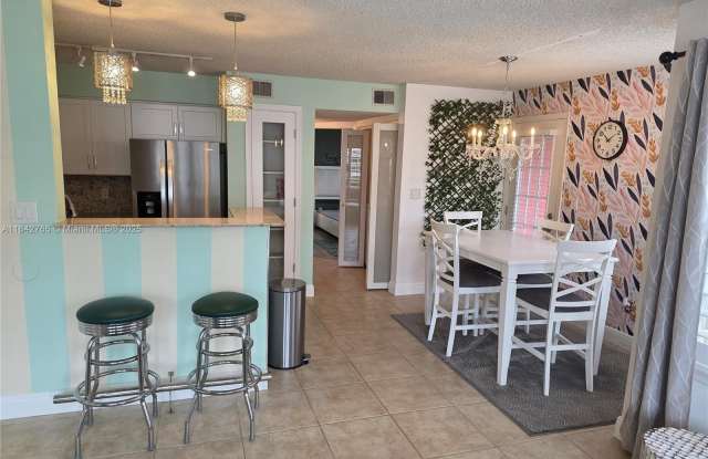 1365 Crystal Way photos photos