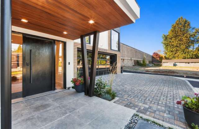 Move-In Ready Brand-New Kirkland Luxury | 5 Bedrooms & 6.5 Baths Gallery 3