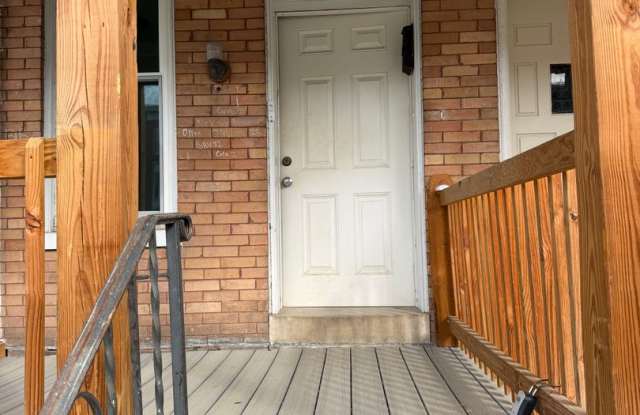 Student Housing -- 6 Bedroom Townhome by York College Gallery 3