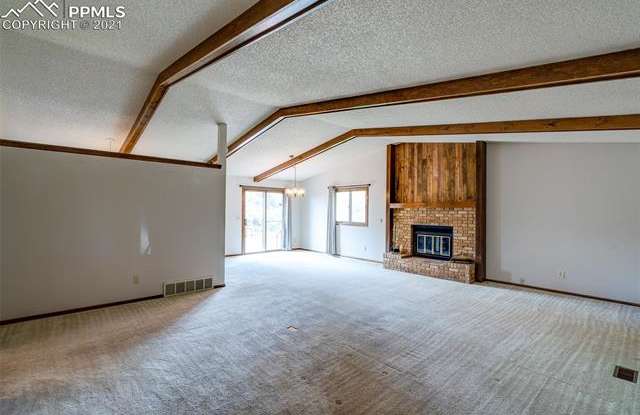 8550 Stratus Drive Gallery 4