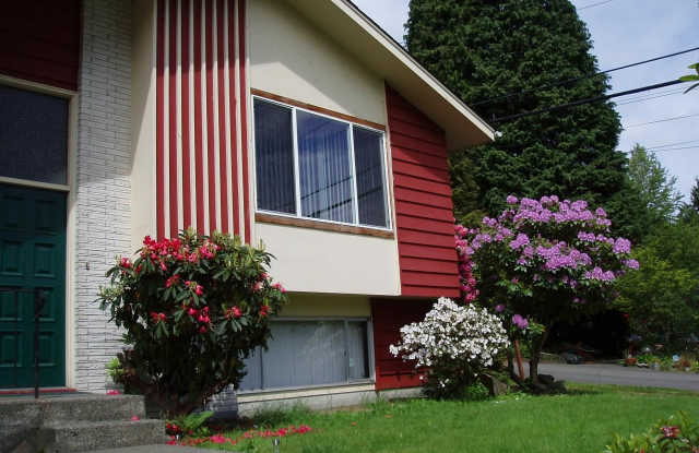11603 8th Ave S - 11603 8th Avenue South, Burien, WA 98168