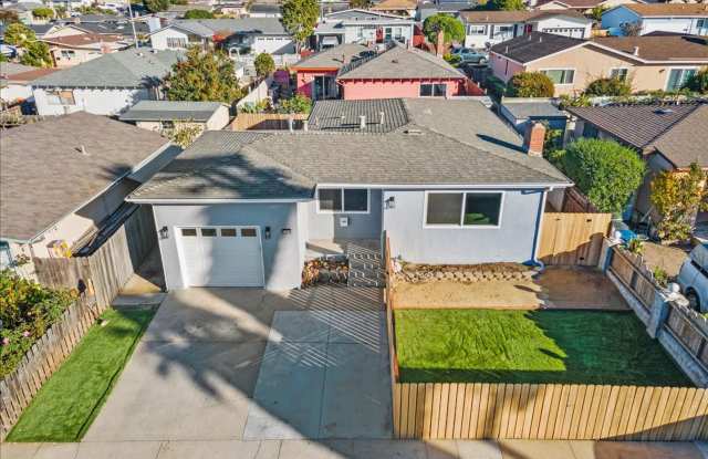 Sunny Seaside 3 bedroom House - Available Now - 1674 Kenneth Street, Seaside, CA 93955