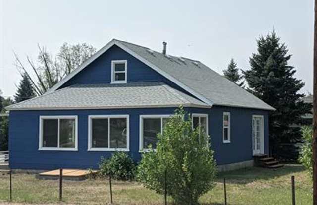 Spacious, Bright 3-Bedroom Home in Butte 2809 Continental Dr | 3 Bedrooms | 2 Bathrooms Gallery 1