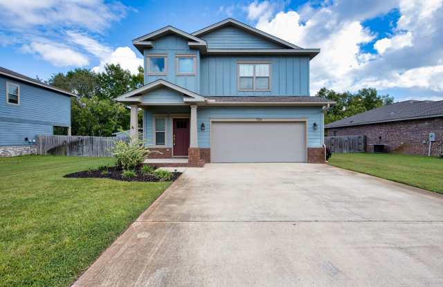 Two-Story Navarre Home with SOLAR, 2-Car Garage & Incredible Backyard! Gallery 3