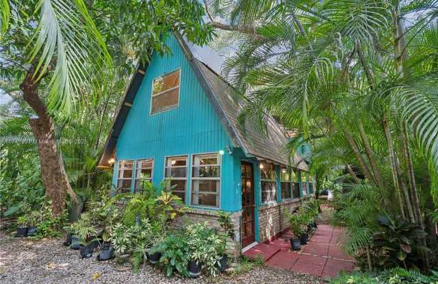 4160 Lybyer Ave - 4160 Lybyer Avenue, Miami, FL 33133