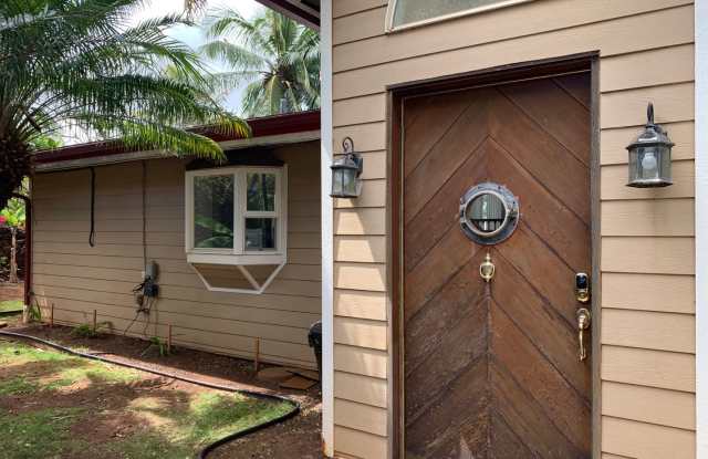 Great Kahana Home- 50 yards to the beach! Gallery 3