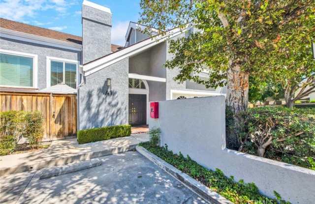 2569 Elden Avenue Gallery 2