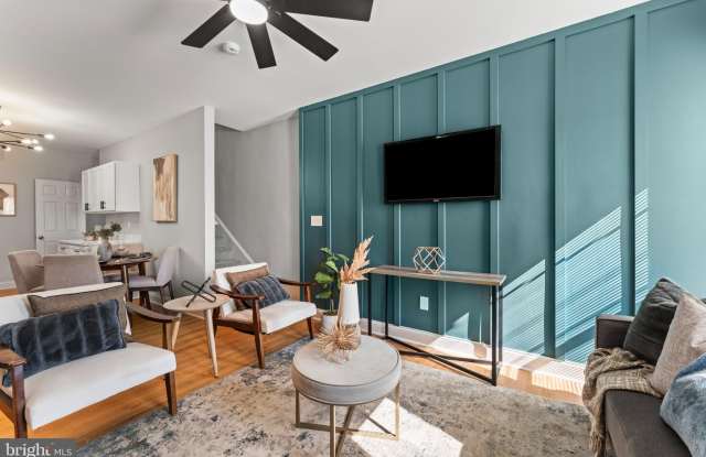 1724 N MILTON Avenue Gallery 4