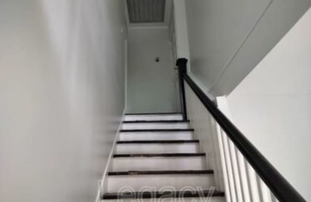 703 Askew Street Gallery 3
