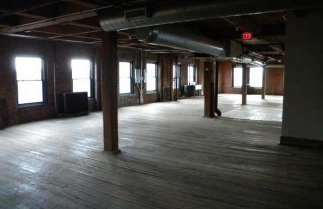 1427 West 9th Street Gallery 4