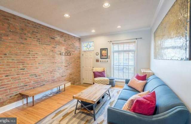 414 ROBINSON STREET S Gallery 3