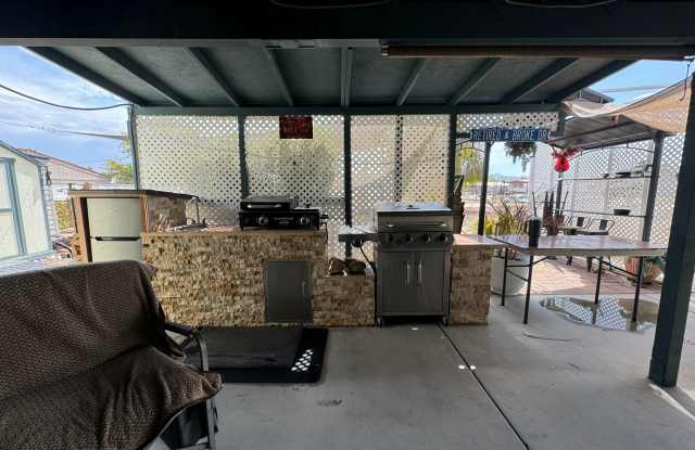 3Br Furnished Vacation Home with addl lot with RV Hookups Utilities Included Gallery 4
