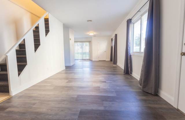 Spacious 2 Bedroom, 1 Bathroom (Full House - Rental) photos photos