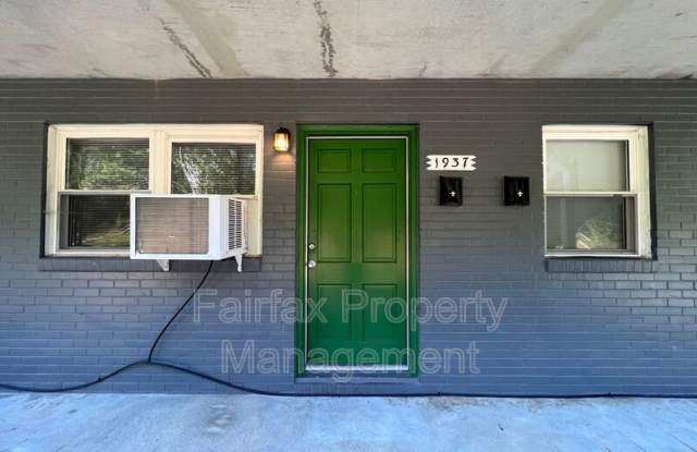1937 Morehead Avenue Gallery 3