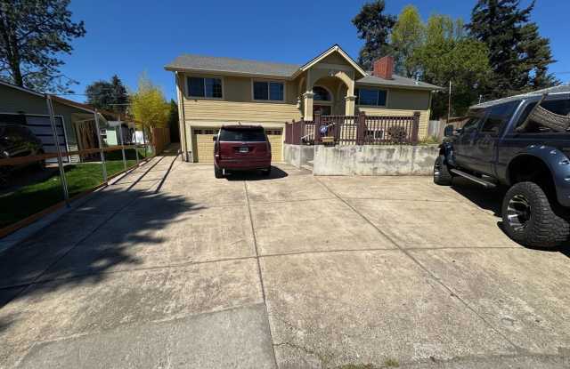 Spacious 4BR House in Beaverton - 13510 Southwest Driftwood Place, Cedar Hills, OR 97005 Spacious 4BR House in Beaverton - 13510 Southwest Driftwood Place, Cedar Hills, OR 97005